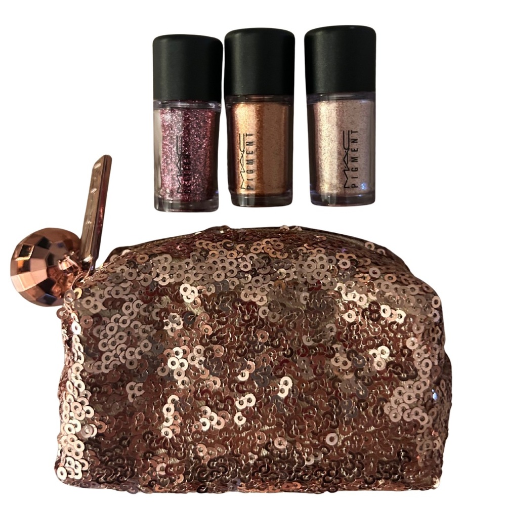 Mac Snow Ball Pigment and Glitter Kit From Harvey Nichols